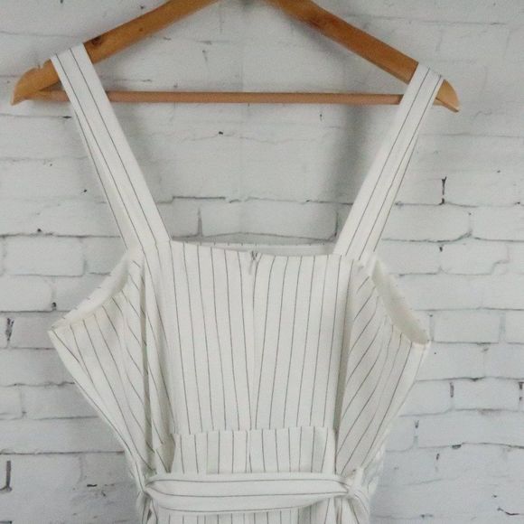 MISGUIDED WHITE WITH BLACK STRIPE SLEEVELESS BELTED MIDI DRESS SIZE 10 - Picture 7 of 9